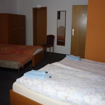 Gasthof & Pension Hause Halle  Zimmer foto