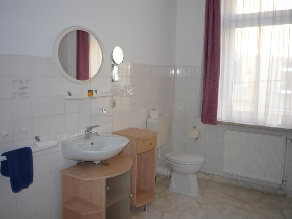 Gasthof & Pension Hause Halle  Zimmer foto