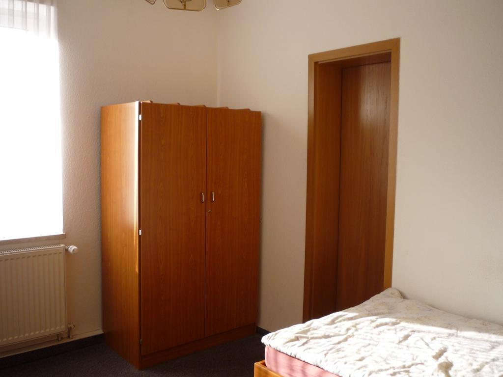 Gasthof & Pension Hause Halle  Zimmer foto