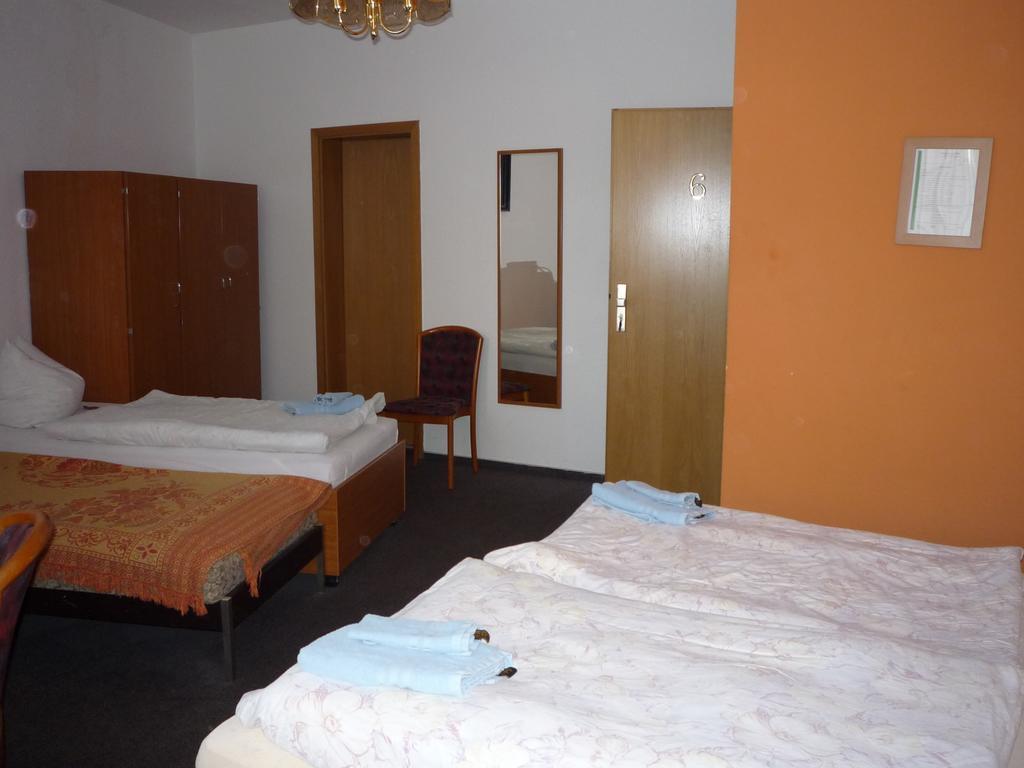 Gasthof & Pension Hause Halle  Zimmer foto
